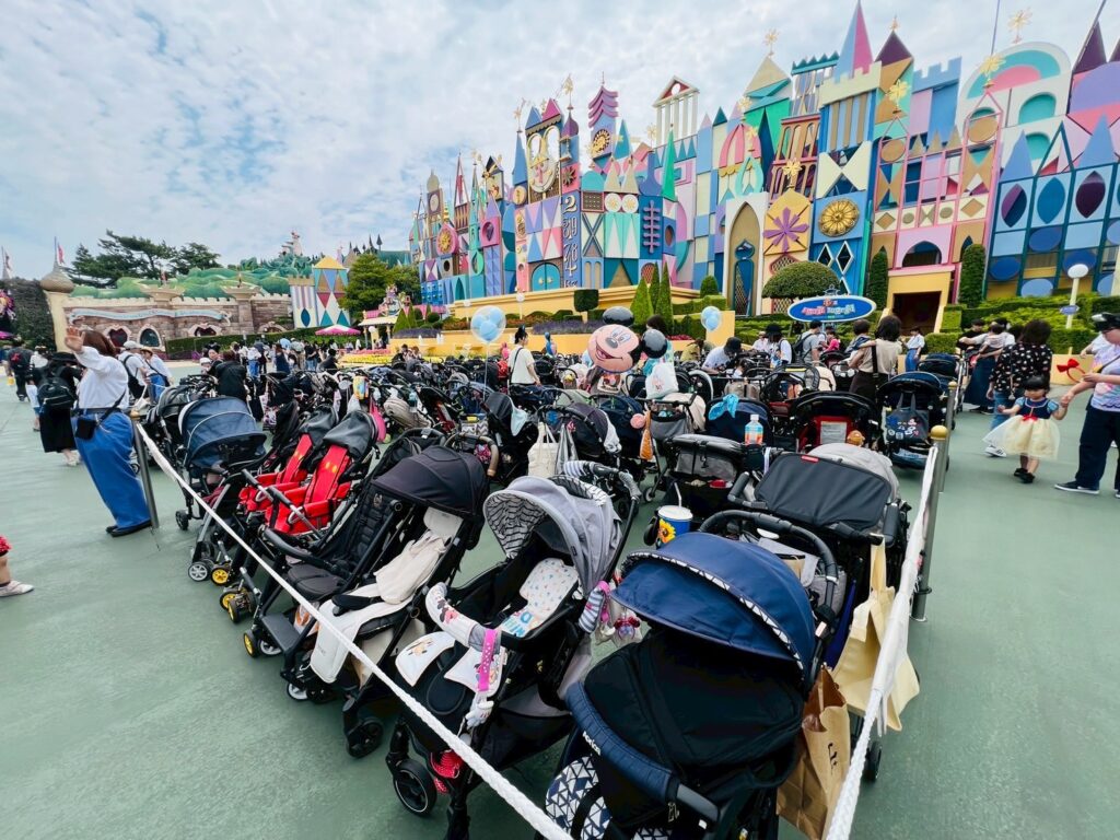 ディズニー_ベビーカー置き場